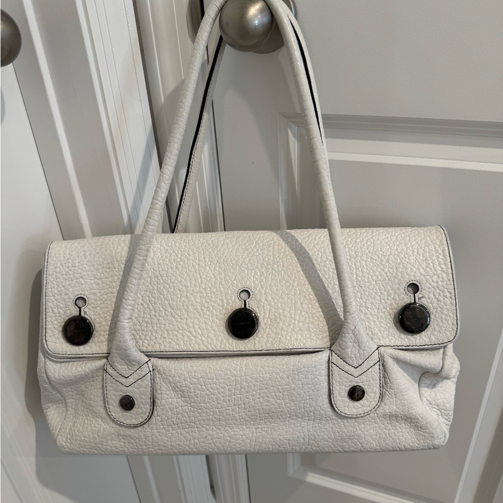Elegant White Leather Handbag